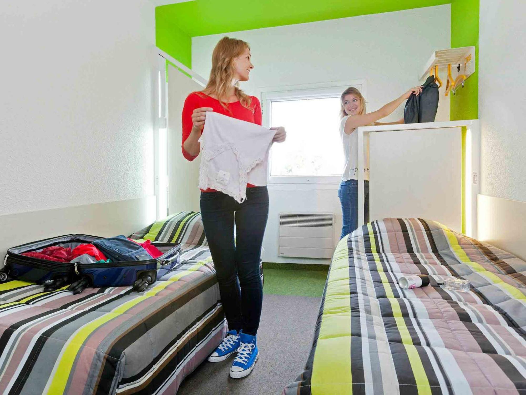 Hotelf1 Saint Brieuc Tregueux Bagian luar foto