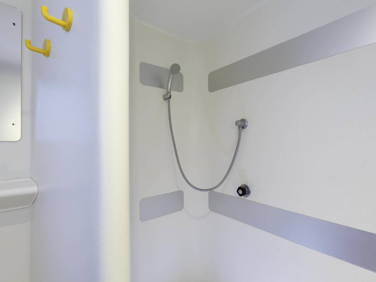 Hotelf1 Saint Brieuc Tregueux Bagian luar foto